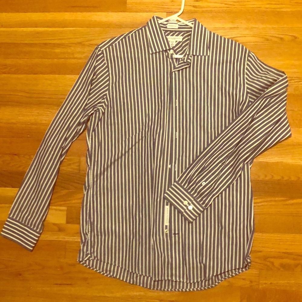 Men’s banana repub Blue and white stripe button up